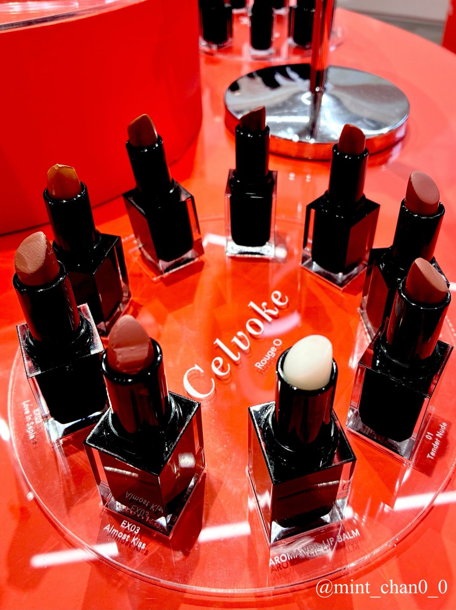 mint_chan0_0's tweet image. 表参道セルヴォークのポップアップでコスメ乞食。金曜に発売したルージュオー試せた。伊勢丹新宿と阪急うめだ限定のEX2良い色だったから欲しいな。インスタフォロー、LINE追加でガチャできて、まさかまさかのアイシャドウ現品貰えたのだが！。#ルージュオーモーメント #Celvoke