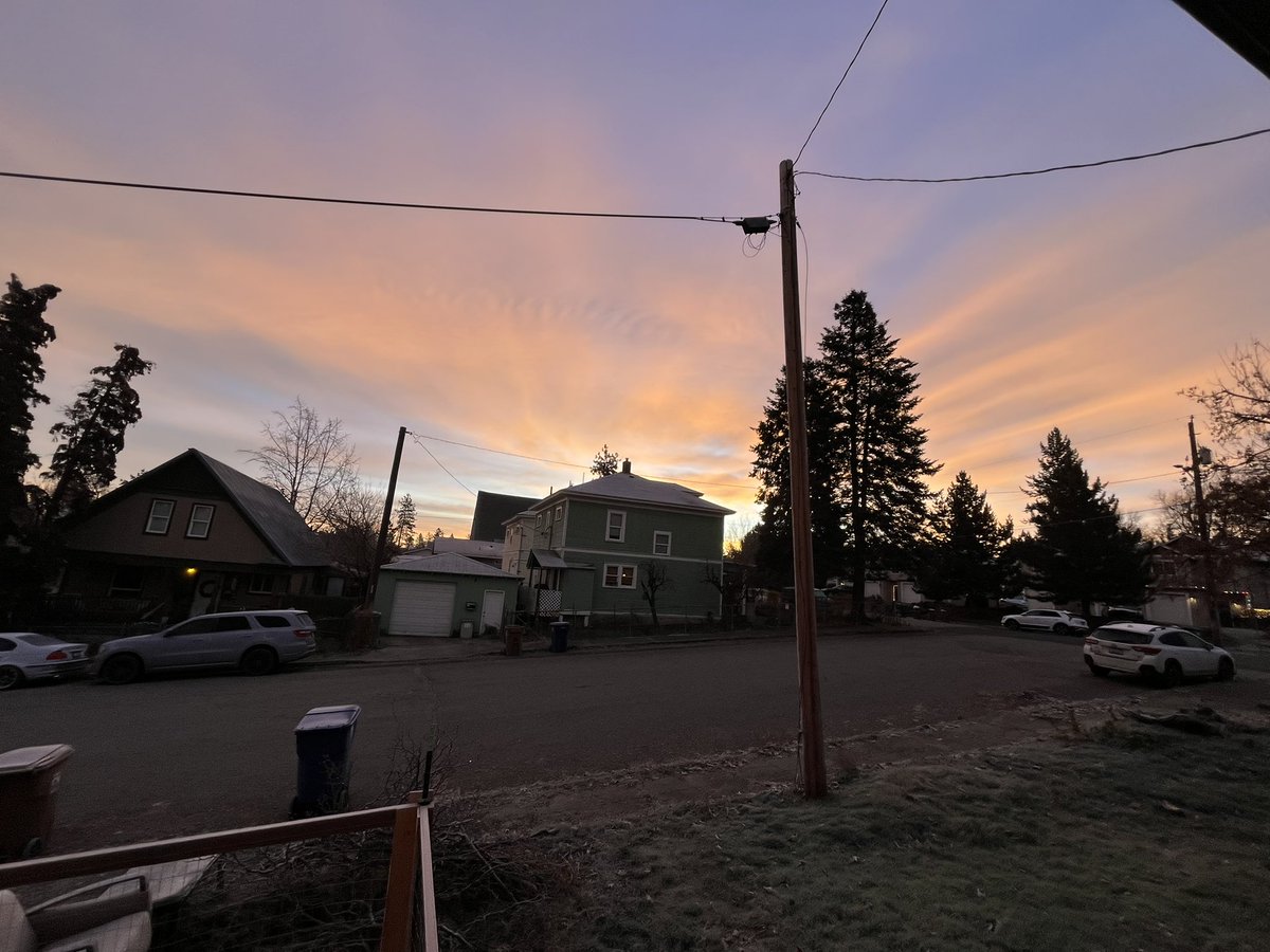 mattgraykxly's tweet image. A cold #spokane sunrise ☺️