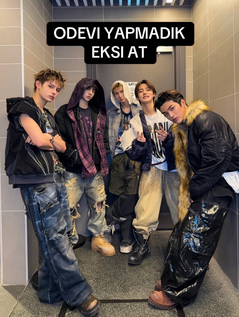 nil (@knkthefuck) on Twitter photo 