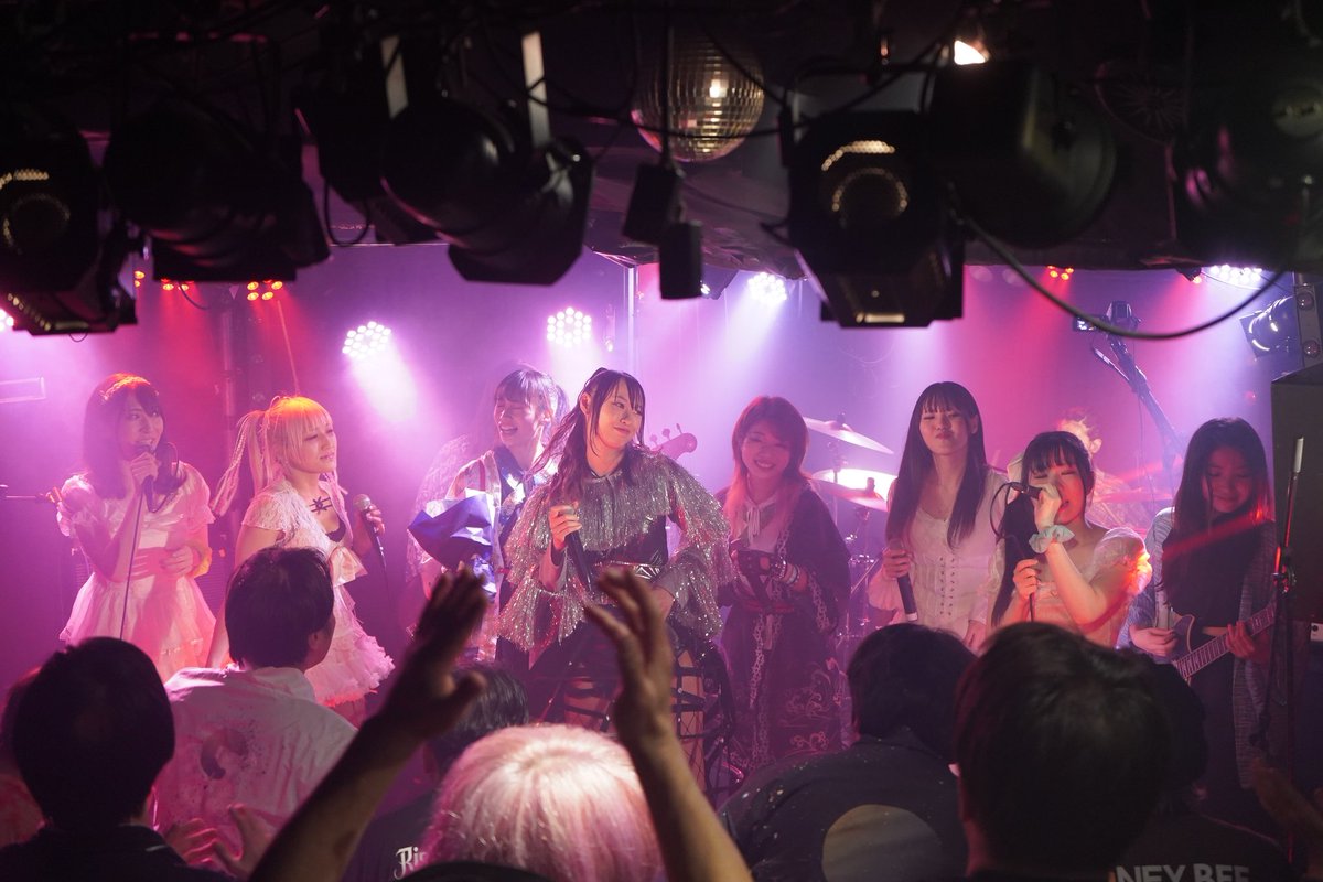 RAIDEN_0917's tweet image. ⚡11/29(土)⚡

【@下北沢VOICE FACTORY】
#CherryBomb 鈴木玲那Birthday Special

1.Different
2.サンダーボルト
3.R.I.P
4.紅蓮華
5.極彩Beat
6.残響UTOPIA

En.リベンジマッチ（セッション）

ありがとうございました!

#RAIDEN_雷電
#RAIDENfeatRiskyMelody