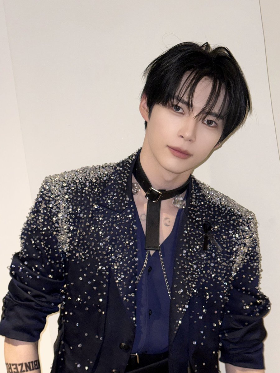 ZB1_official's tweet image. _𝗭𝗘𝗥𝗢𝗙𝗢𝗖𝗨𝗦

KYOKA X 성한빈 of ZEROBASEONE (제로베이스원) - BAD BOY 

#ZEROBASEONE #ZB1 #제로베이스원
#SUNGHANBIN #성한빈 
#2025MAMA #MAMAAWARDS
#2025MAMAAWARDS
#ZEROBASEONE_MAMA