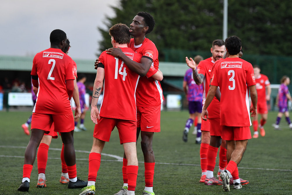 QuornAFC's tweet image. 34’ 3 goals in 5 days now for Simeon Cobourne.

📸 @kimberphotos 

Quorn 2-1 @stivestownfc 

#WeAreQuorn #QuornFC #TheMethodists⛪ #TheReds🔴 #TheStottoStadium 🏟