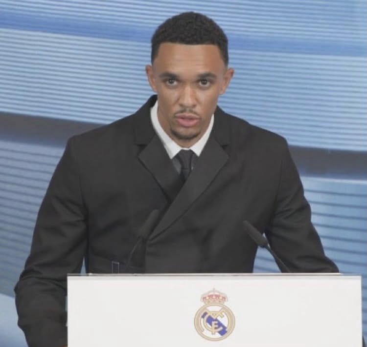 taakhertenagh's tweet image. سارا دوک مربی زبان الکساندر آرنولد:

«5 ماه، فقط همین کافی بود تا ترنت اسپانیایی یاد بگیرد.»

وقتی او پشت بلندگو در مراسم معارفه رفت و با آرامش، وضوح و صمیمیت صحبت کرد، مسئله تسلط نبود، مسئله احترام و شجاعت بود.