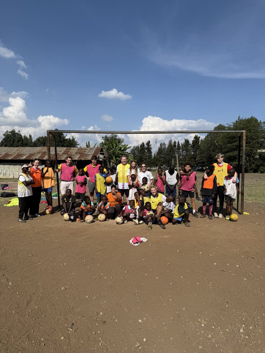 DaveWallsworth's tweet photo. These boys are amazing! Considering the start in life they have had they are the most polite, friendly, courteous and caring kids you could ever wish to meet. It’s an absolute privilege to spend time with them and seeing the smiles on their faces just melts your heart. Until next time boys! 😊⚽️@MukuruPromotion @chrissiebrooks_ @danedwards9