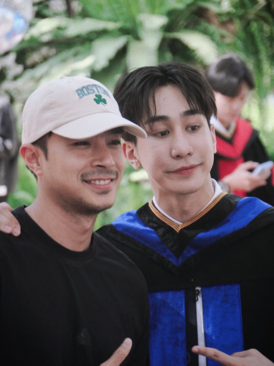 praewnpp's tweet image. ตั้งแต่วันแรกจนตอนนี้ก็ยังภูมิใจในไกด์เสมอ ที่ผ่านมาเก่งมากแล้วนะ จะมองดูความสำเร็จอยู่ตรงนี้แหละ ไม่ต้องห่วงเลย 🤍✨ @kc_guide 

#GuideGraduation #Guidekc 
#GuideKantapon