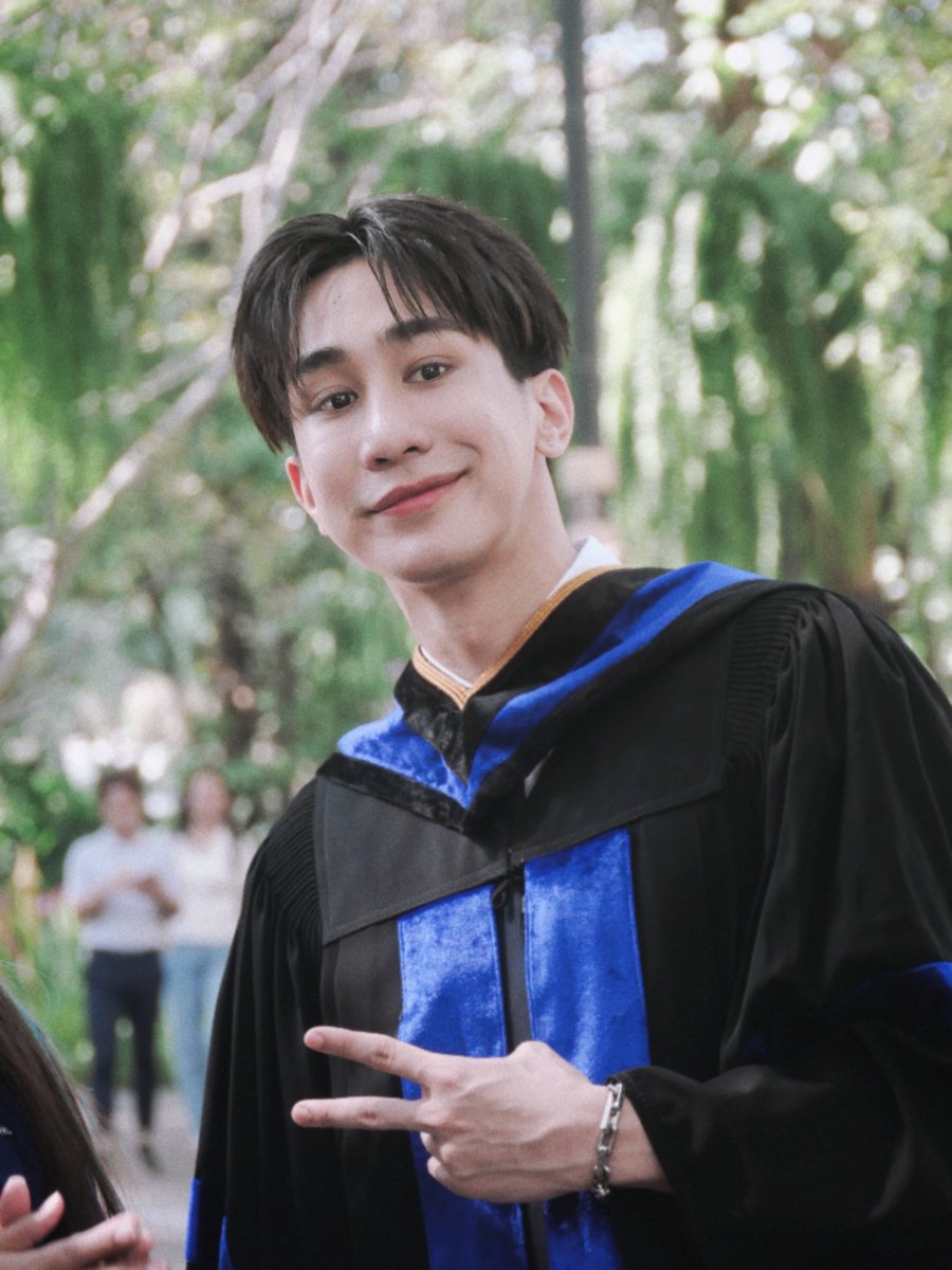 praewnpp's tweet image. ตั้งแต่วันแรกจนตอนนี้ก็ยังภูมิใจในไกด์เสมอ ที่ผ่านมาเก่งมากแล้วนะ จะมองดูความสำเร็จอยู่ตรงนี้แหละ ไม่ต้องห่วงเลย 🤍✨ @kc_guide 

#GuideGraduation #Guidekc 
#GuideKantapon