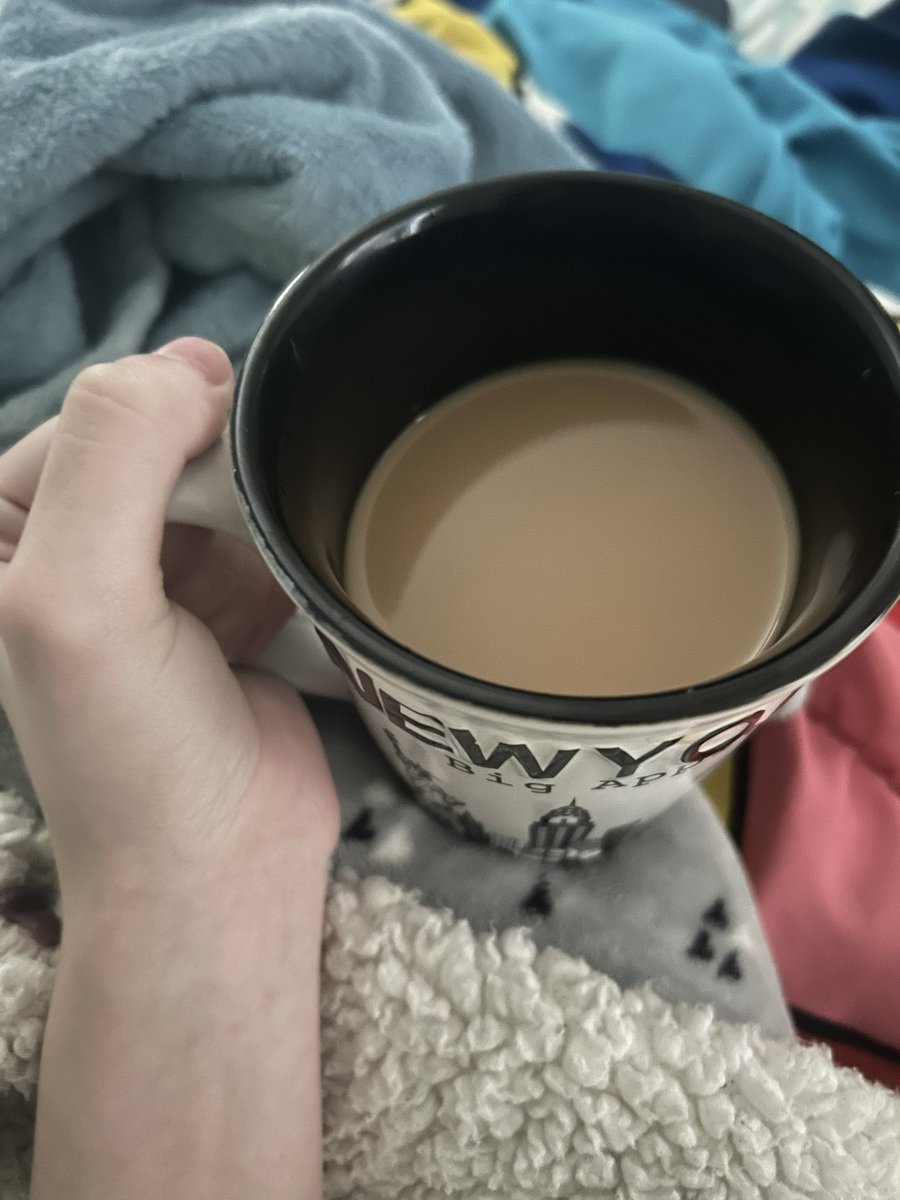 airyslug's tweet image. My fucking coffee #drinkingit #goodmorning