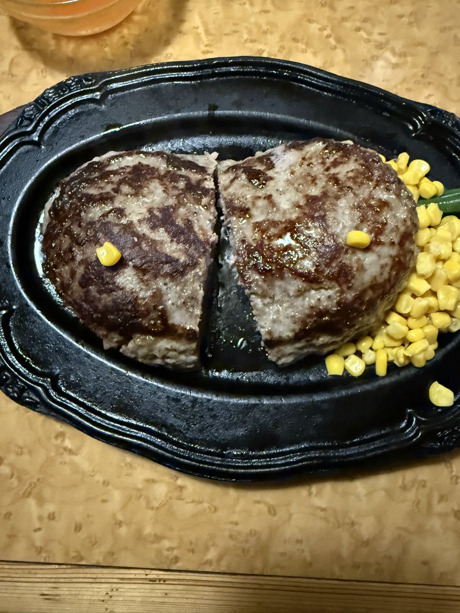 Zさんにハンバーグにイタズラされました😜