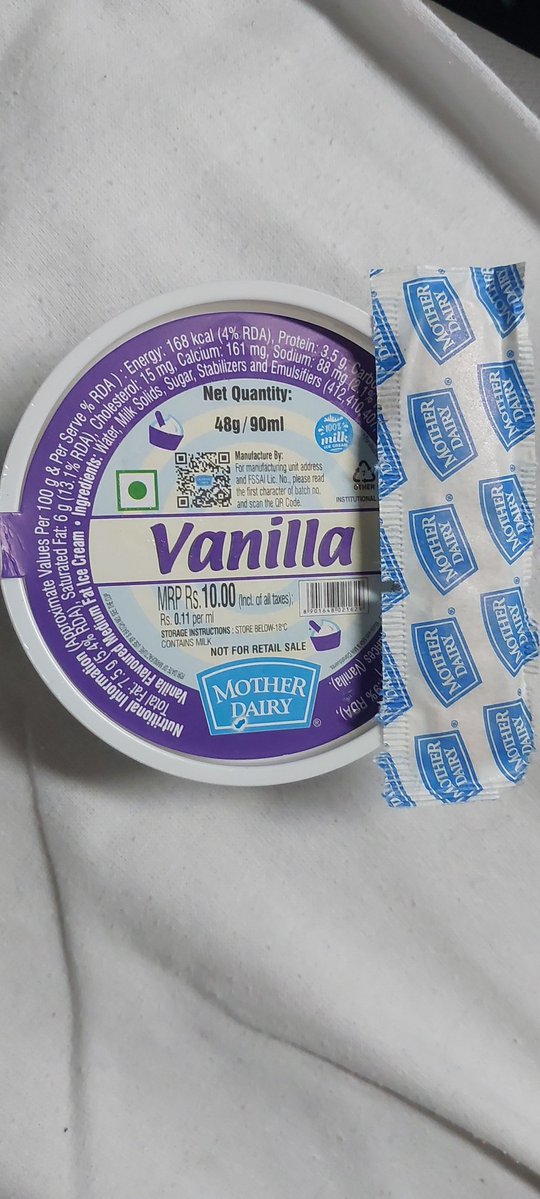 gunjanbhardwajv's tweet image. In 12310 Tejas Rajdhani, ice cream is being given for Rs 10 as a sweet dish. Only one bottle of water is given for a running time of 11 hours 30 minutes.
#IRCTC 
#IRCTCdown 
#railmadad 
#ecr