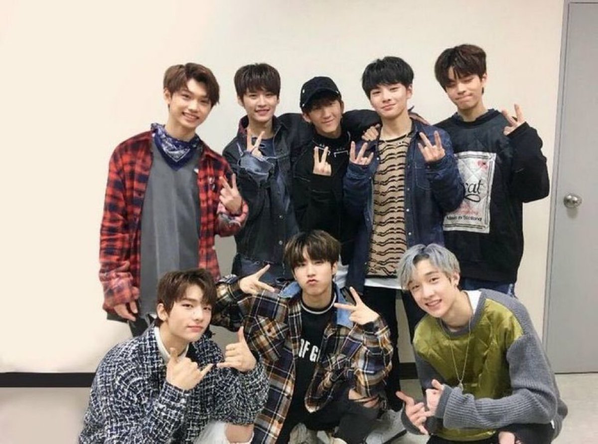 gnabnahc14's tweet photo. @MnetMAMA this is who won that album of the year award https://t.co/vLxt6Gknds