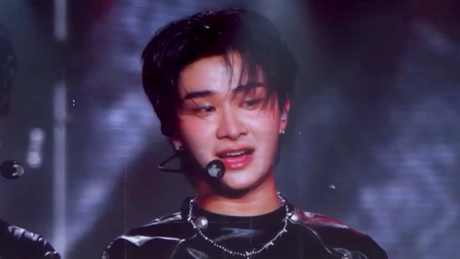 kh1ovele's tweet image. หล่อมาก ㅠㅡㅠ