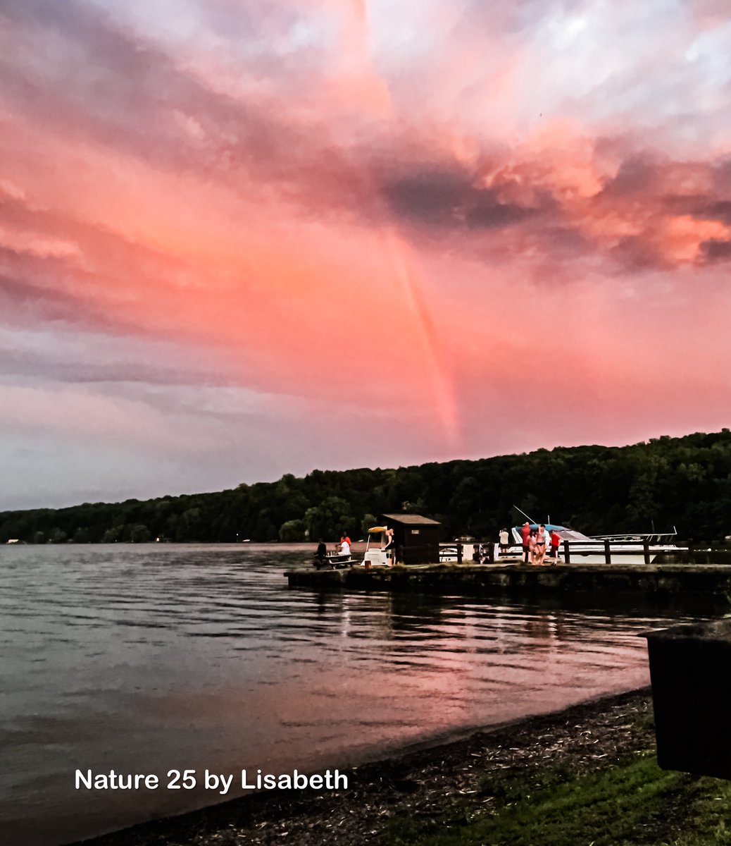 ShutterBughrq9's tweet image. Good morning my lovely phone friends!

It’s #SquareCropSaturday again…let’s see those square shots into a square▫️