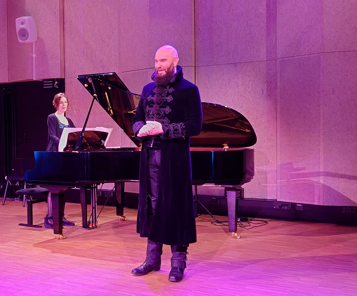 3toi to your concert <a href="/AnderssonTomi/">Tomi Andersson</a>