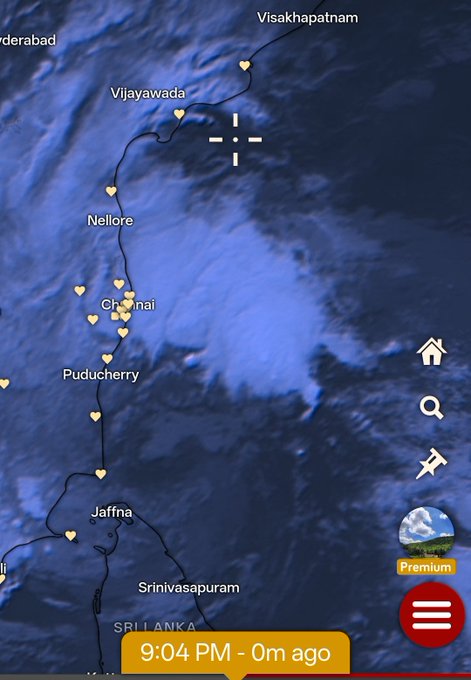 DineshkumarDKN's tweet image. Next 24 hrs will be the best time for KTCC to get Heavy Rains from this #CycloneDitwah. Bands east of #Chennai will give continuous light to moderate rains. At times heavy showers too will happen.   

#ChennaiRains #TNRains #Nem2025 #Monsoon2025