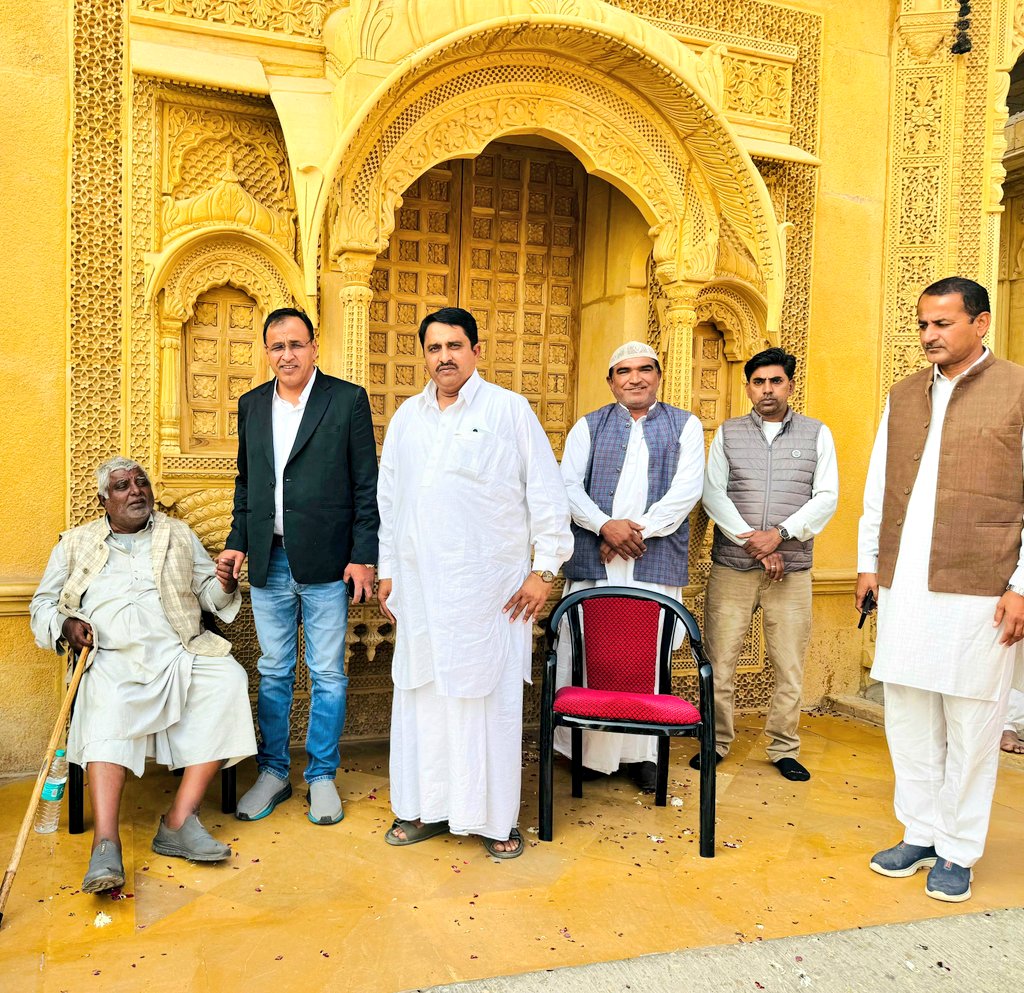 आज जैसलमेर में राजस्थान सरकार पूर्व मंत्री श्री सालेह मोहम्मद जी के आवास पर मुलाकात के दौरान क्षेत्र के जनसमस्याओं एवं विभिन्न विषयों पर चर्चा की।
<a href="/ShaleMohammad_/">Shale Mohammad</a>