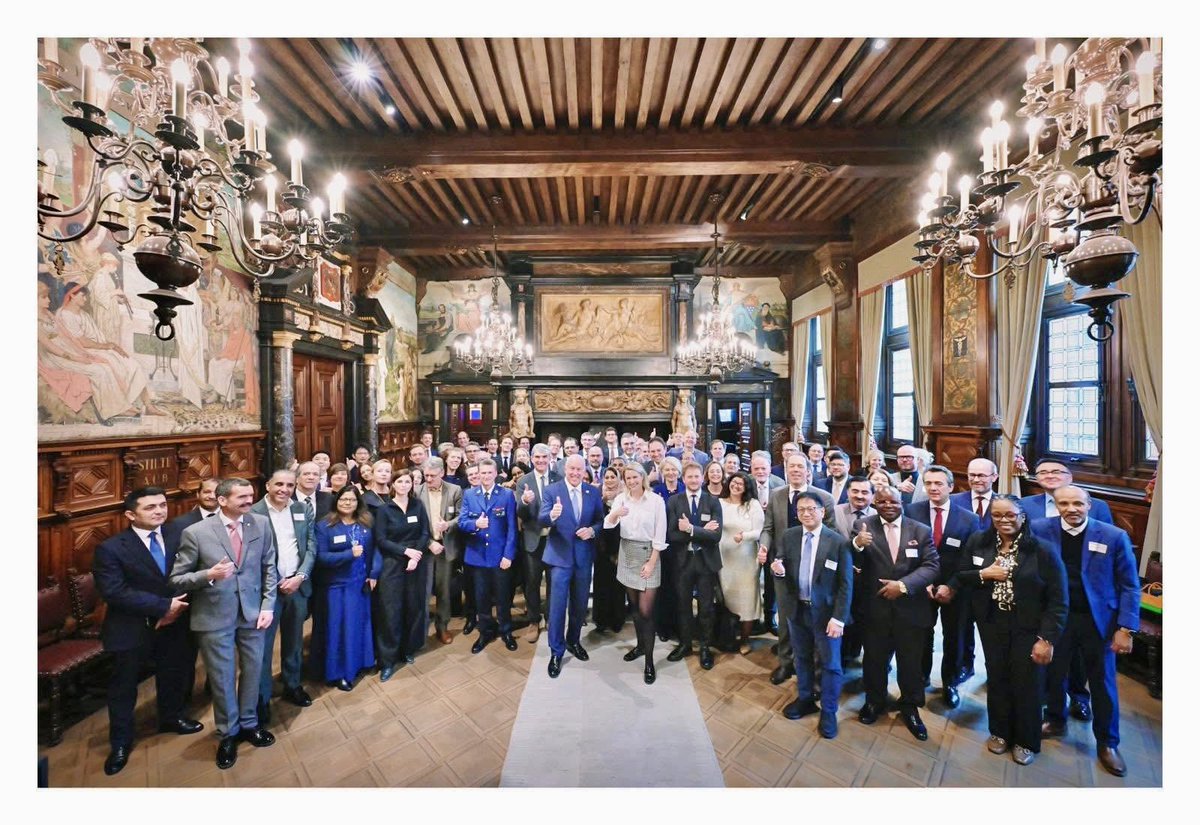 tamasivankovacs's tweet image. 🇭🇺🤝🔴⚪️🔴 Thank you @Stad_Antwerpen Mayor @elsvandoesburg for inviting us to your wonderful city and Vice Mayor @JohanKlaps for also addressing us at the traditional #Antwerp #Ambassadors’ Lunch in the magnificent &amp;amp; masterfully renovated #architectural gem, the #Antwerp ❤️🤍❤️