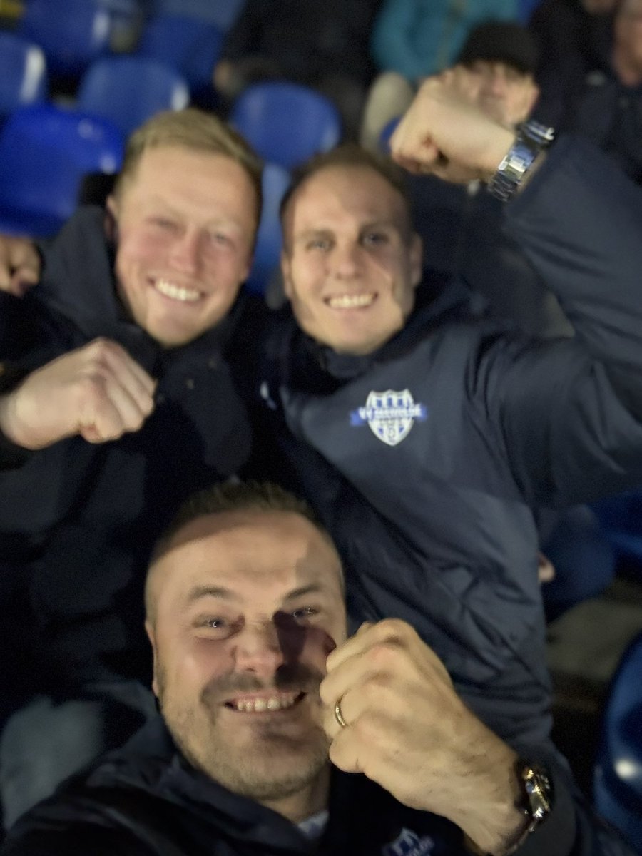 vvZeewolde tweet media