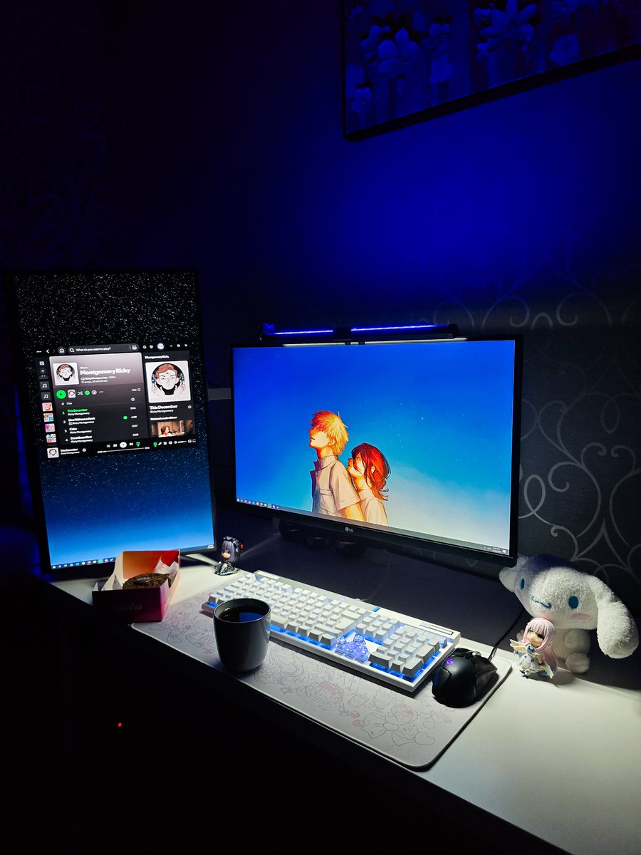 Riacchii__'s tweet image. End of November ☆.｡.