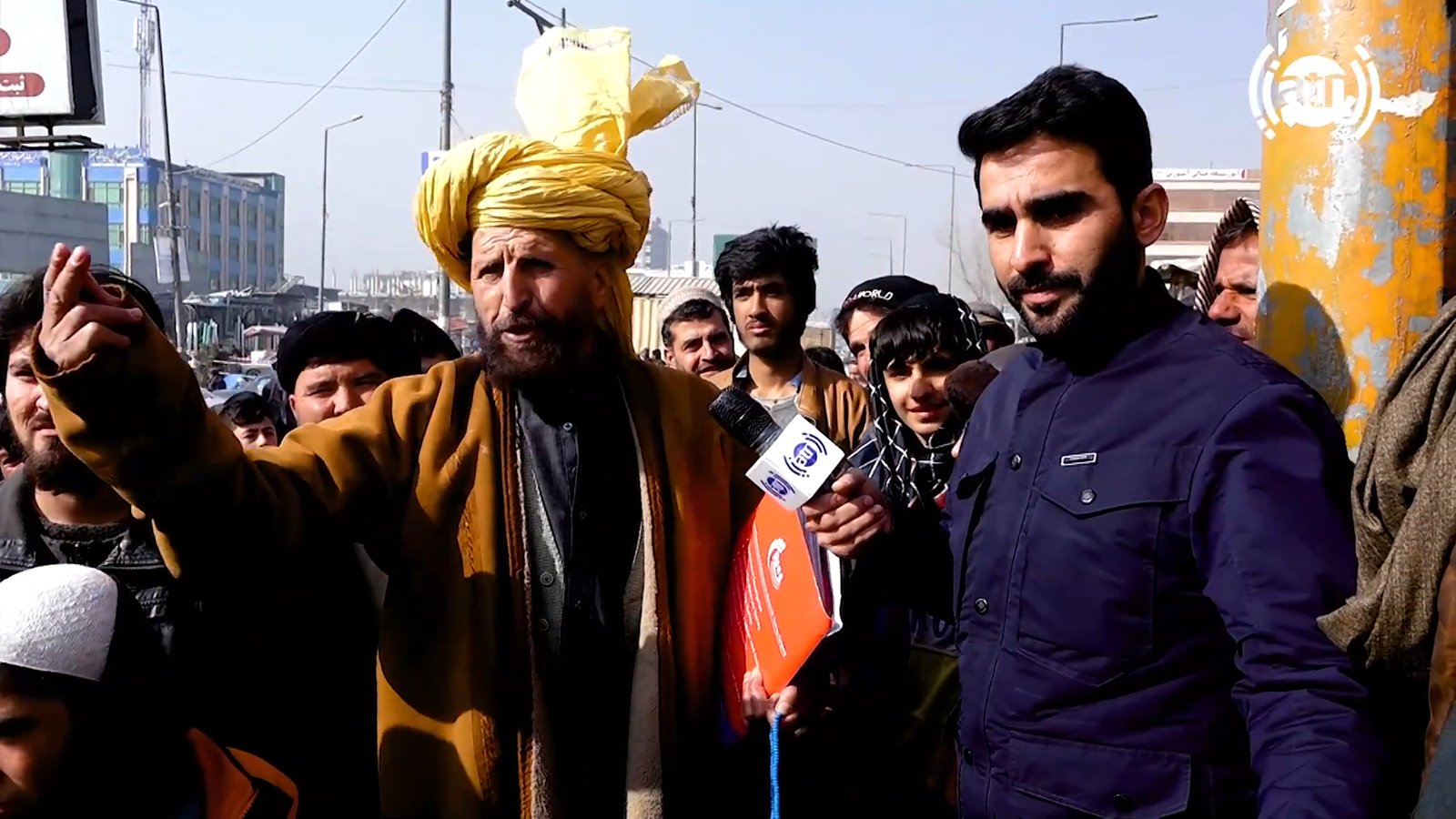 طالبان یک فعال شبکه های اجتماعی و یوتیوب را دستگیر کرد و اعتراف اجباری او را منتشر نمود