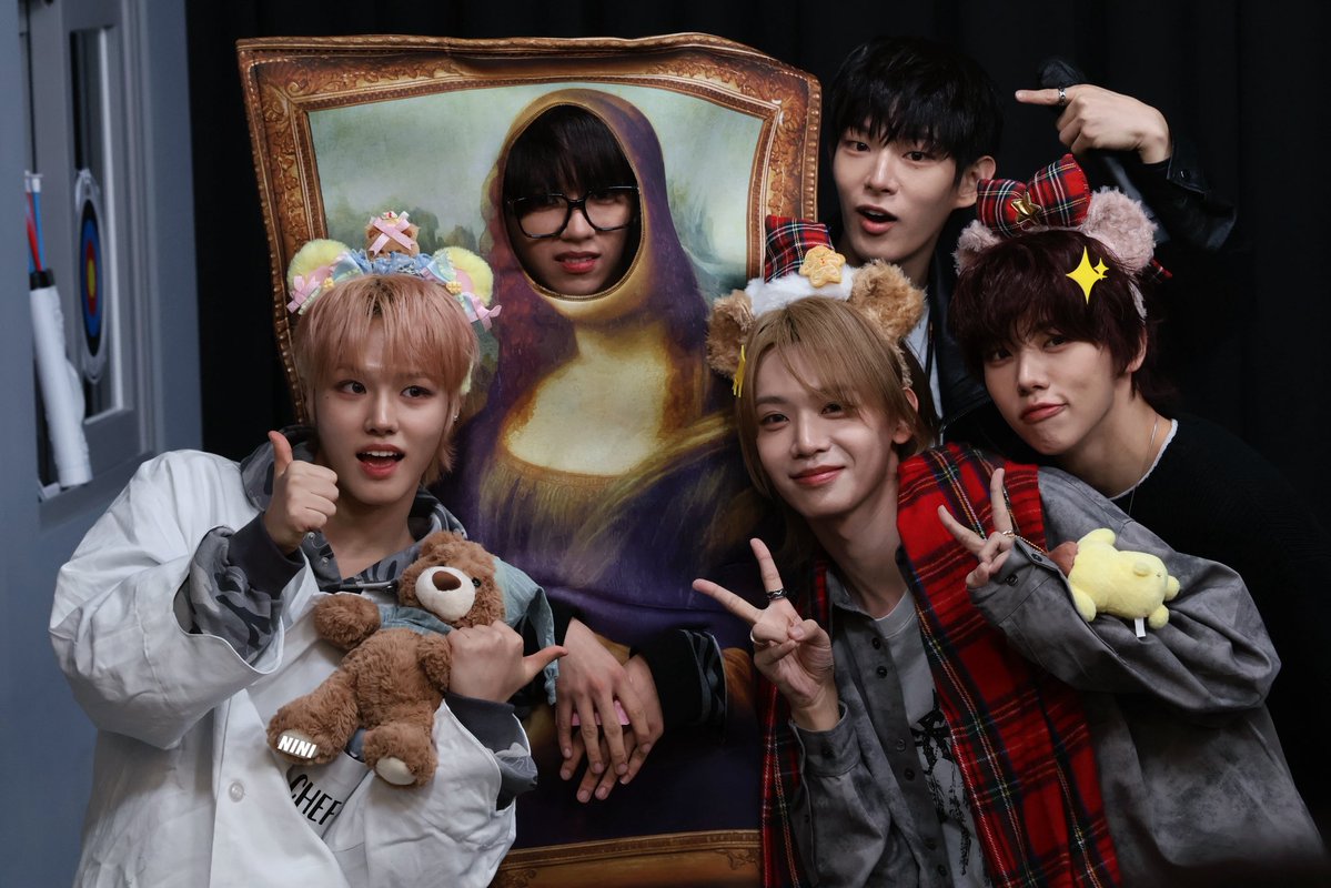 niniiny_'s tweet image. Mona…Yence?
#JL #제이엘