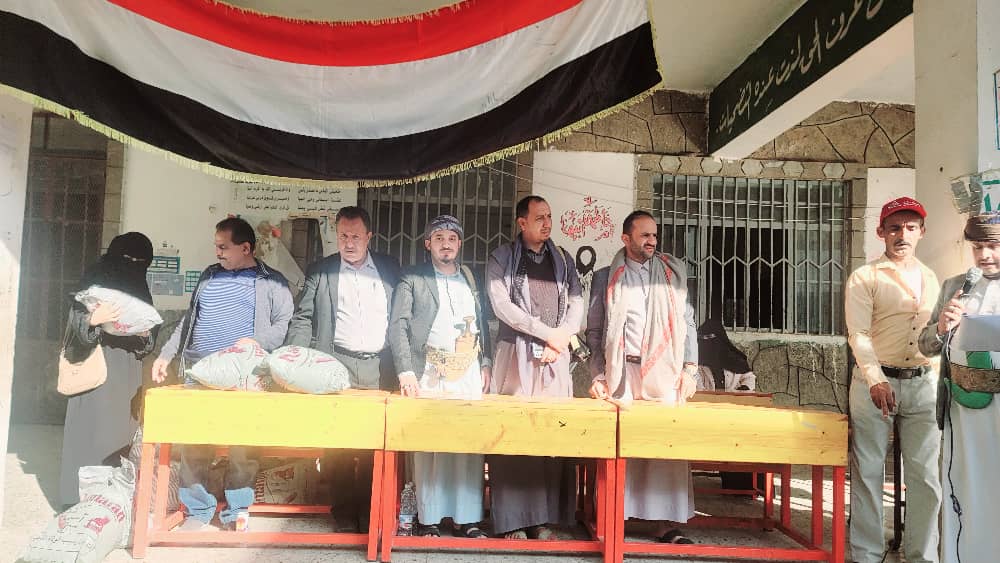 تعز.. توزيع جواكت شتوية لأبناء الشهداء والفقراء والمساكين والأيتام بعدد من مدارس مديرية صالة .

💢 مكتـب الإعــلام م/تعـــز

السبت،٩جماد آخر ١٤٤٧ه‍
الموافق ، ٢٩ نوفمبر 

دشنت وحدة العلماء بمحافظة تعز اليوم توزيع جواكت شتوية لعدد370طالب وطالبة من أبناء الشهداء والفقراء والمساكين