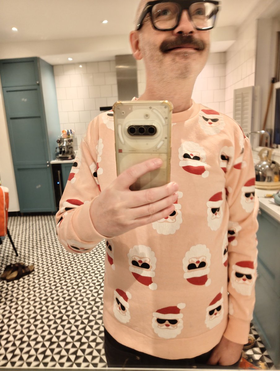 evilnoob's tweet image. Christmas jumper get!
