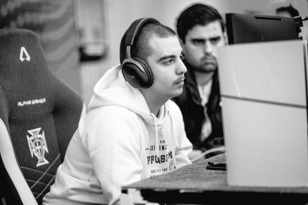 Eliminado nos oitavos de final da Christmas Challenge ✖️
Quase que virei o jogo a perder por 3 mas orgulhoso da minha prestação neste edição da Christmas Challenge
 
Agora total foco na ladder de Dezembro