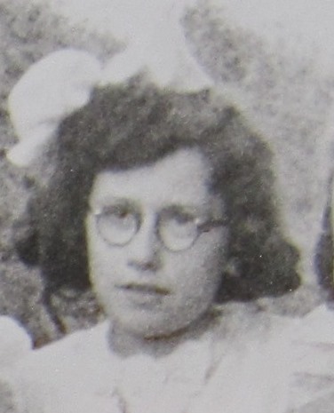 AuschwitzMuseum's tweet image. 29 November 1929 | A Czech Jew, Tibor Taglicht, was born. As a refugee he went to Norway.

He was deported to #Auschwitz with his sister Vera in March 1943. He was selected as able to work. He asked to stay with his younger sister. They were both murdered in a gas chamber.
---…