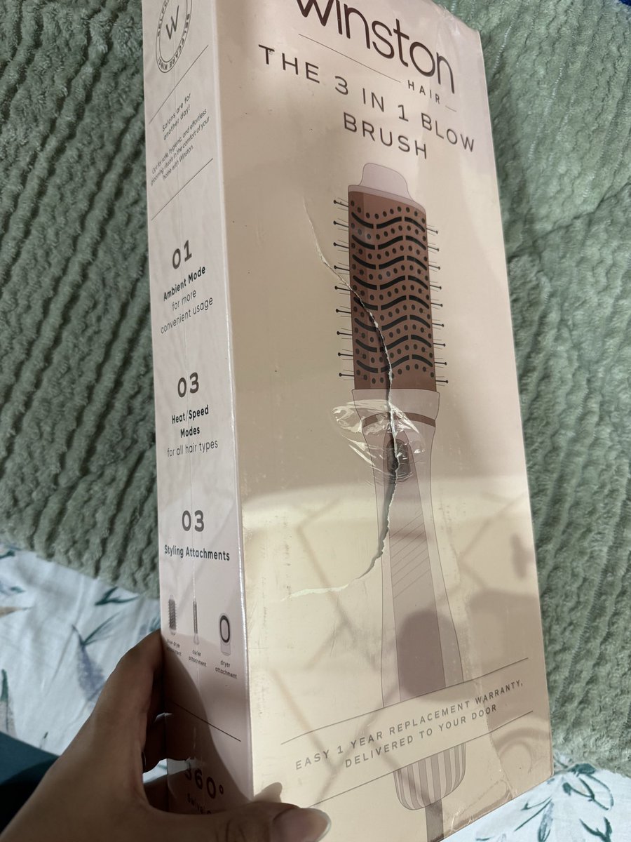 aayushigoell's tweet photo. @MyNykaa unacceptable behaviour. Providing damaged product and box and on asking for replacement/ return they deny to provide it. Highly unacceptable- don’t think nykaa cusimer service is same as before. Order ID- 315879559-4459053 https://t.co/yOq98kWD7r