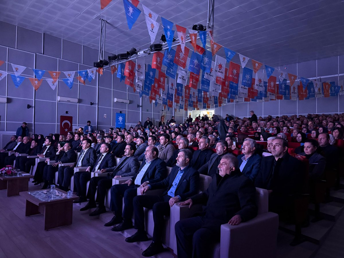 İl Başkanımız Ali Bakan’ın başkanlığında; Milletvekilimiz Bülent Tüfenkçi, Büyükşehir Belediye Başkan Vekilimiz Ramazan Ayhan, İl Kadın Kolları Başkanımız Esin Yılmaz, İl Gençlik Kolları Başkanımız Kağan Mercan ve Teşkilat Mensuplarımızın katılımlarıyla İl Danışma Meclisi