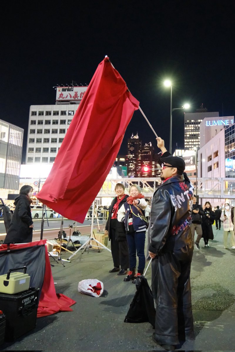 nabekuramasax's tweet image. 新宿ノーヘイト音楽街宣
photo by @Xenoring