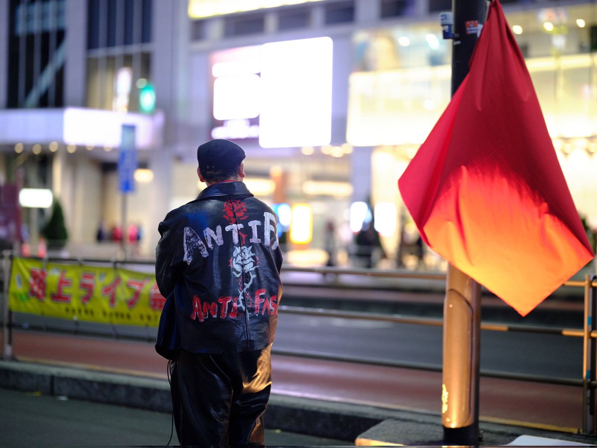 nabekuramasax's tweet image. 新宿ノーヘイト音楽街宣
photo by @Xenoring