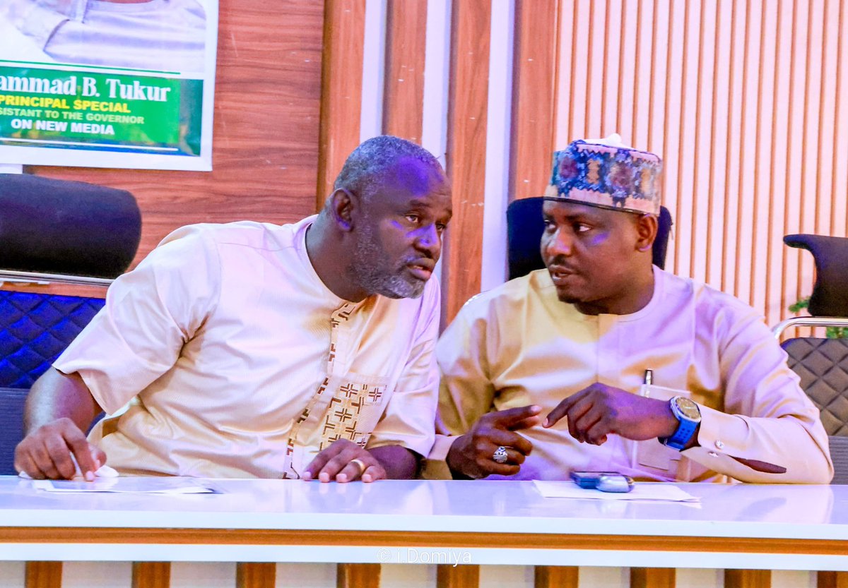 MGcfr's tweet photo. Guest Speaker Yusuf Umar Mohammed from the American University of Nigeria emphasised the importance of ethical content creation and responsible journalism in fostering civic cohesion. 

As convener, I, Muhammad Bakari Tukur, urged influencers to craft content that bridges https://t.co/rf59oiPxOU