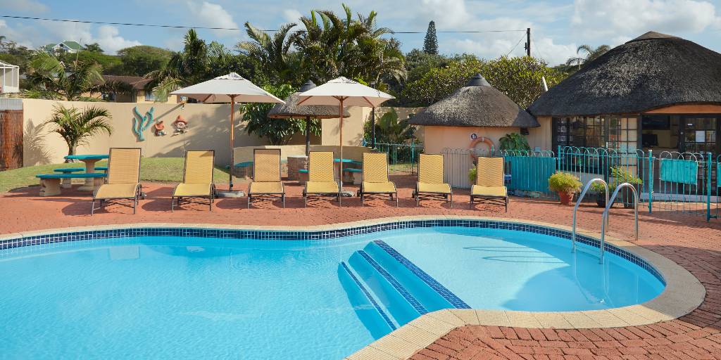 flexiclub's tweet image. Soak up the sun, unwind by the pool &amp;amp; enjoy the perfect South Coast getaway at Club Hacienda! 🌴🌊

Your holiday escape is calling — don’t miss out.

👉 Book Now! bit.ly/41M8Fv2
#ClubHacienda #FirstGroup #TravelSA #HolidayVibes #SouthCoast