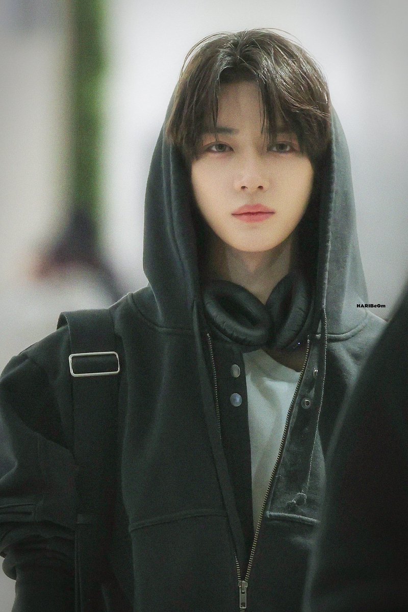 HARIBeOm_313's tweet image. εïз 251130 εïз ICN🛬

오늘도 수고 많았어!
올해 마지막 달도 힘내자!!!☺️

#투모로우바이투게더 
#범규  #BEOMGYU #TXT_범규
#TXT #TOMORROW_X_TOGETHER #ボムギュ