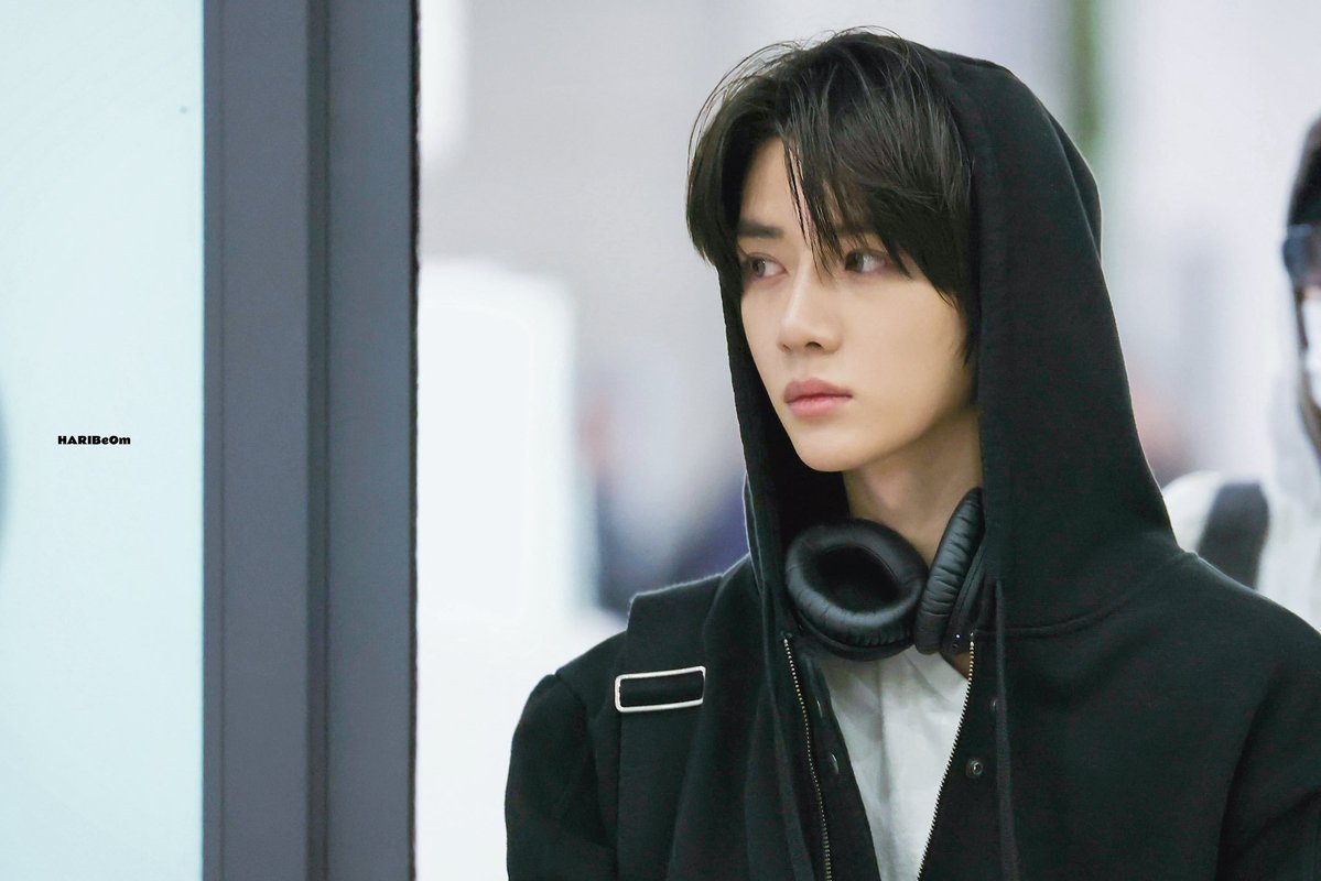 HARIBeOm_313's tweet image. εïз 251130 εïз ICN🛬

오늘도 수고 많았어!
올해 마지막 달도 힘내자!!!☺️

#투모로우바이투게더 
#범규  #BEOMGYU #TXT_범규
#TXT #TOMORROW_X_TOGETHER #ボムギュ