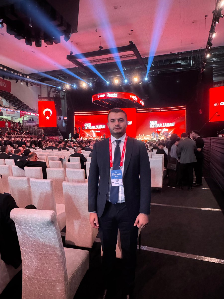 CHP’nin 39. Olağan Kurultayı’nda yerimizi aldık. Bugün yalnızca bir kurultaya değil; değişimin, yenilenmenin ve halkın sesinin daha gür çıkacağı bir geleceğe tanıklık ettik.

Umudu büyütmeye, adaleti savunmaya ve Türkiye’yi aydınlık yarınlara taşımaya devam edeceğiz.
