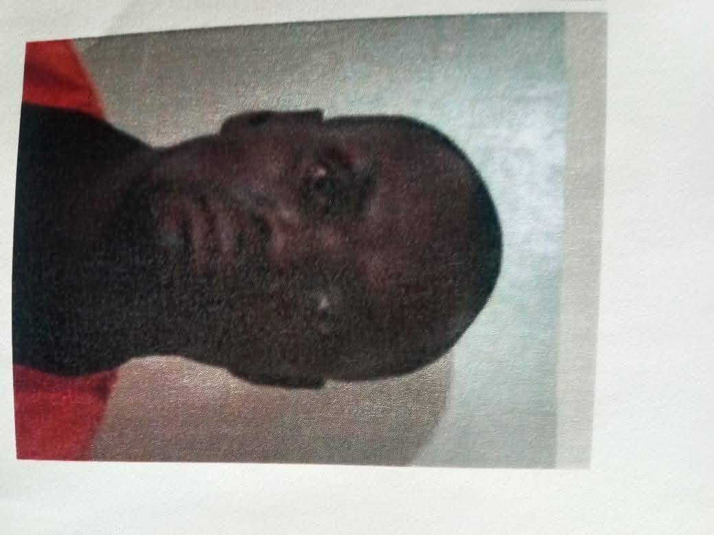 Am_Blujay's tweet image. Six dangerous suspects broke out of the Lydenburg Police Station after smashing a hole through a cell wall in the early hours of the morning. Officers only noticed something was wrong when they found a leaking pipe during a routine inspection at 02:30. The suspects Fana Fenyane,…