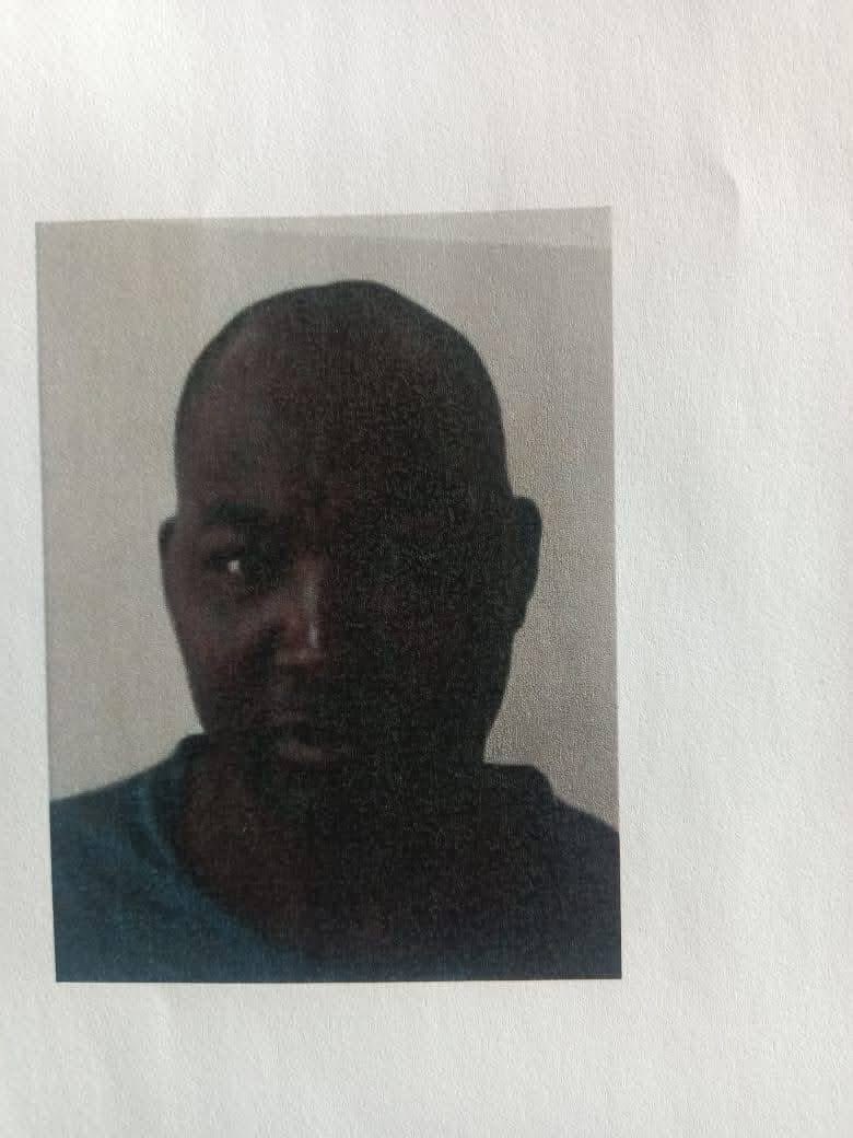 Am_Blujay's tweet image. Six dangerous suspects broke out of the Lydenburg Police Station after smashing a hole through a cell wall in the early hours of the morning. Officers only noticed something was wrong when they found a leaking pipe during a routine inspection at 02:30. The suspects Fana Fenyane,…