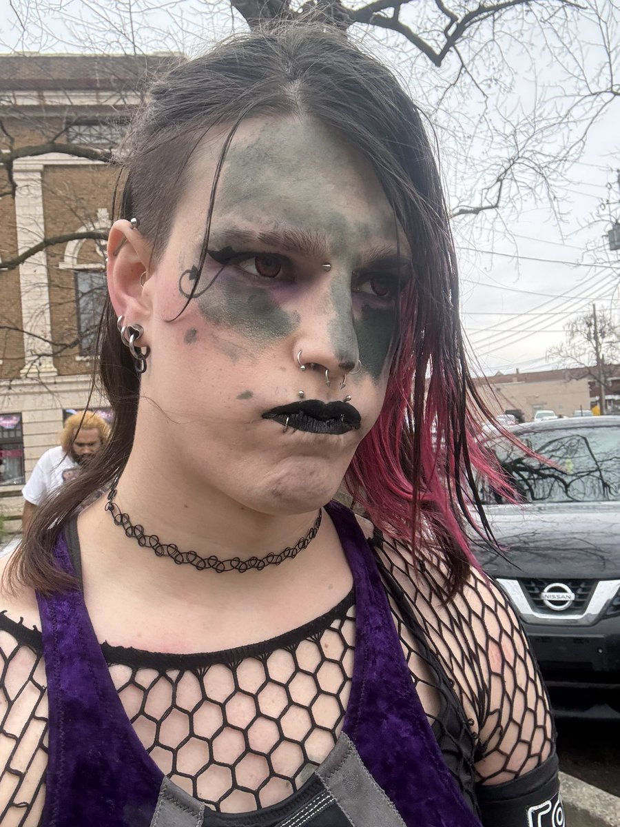 .<a href="/Hawleeasaur/">Sorceress of the Black Moon Hawlee Cromwell</a> misted me after this