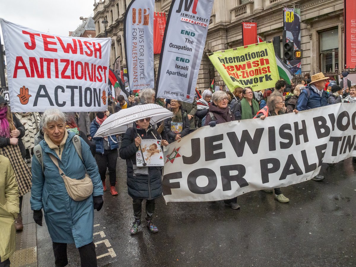 Today's march on the International Day of Solidarity with Palestine demands end to Israel’s genocide, military occupation and apartheid against Palestinians. Many more pictures at facebook.com/media/set/?set…