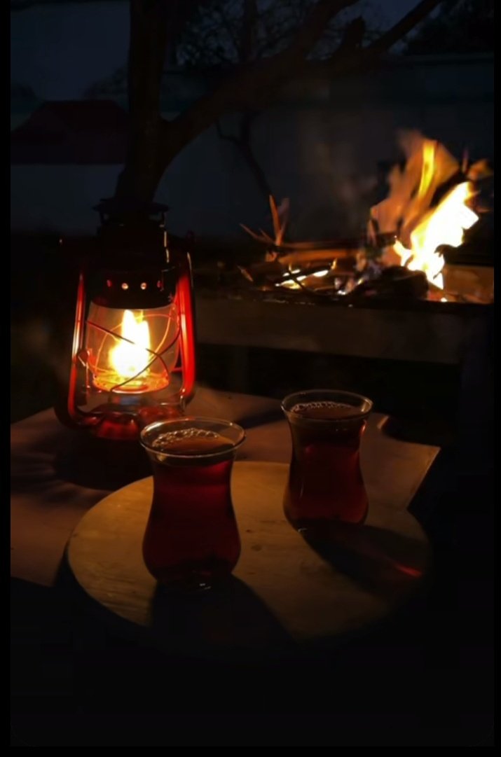 Düşeceksen Yağmur Ol, Ölümün
Hayat Versin..