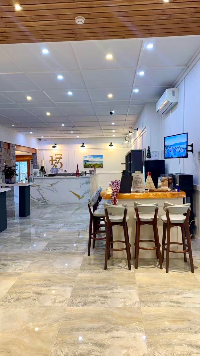 Bench 1775 Winery tweet media