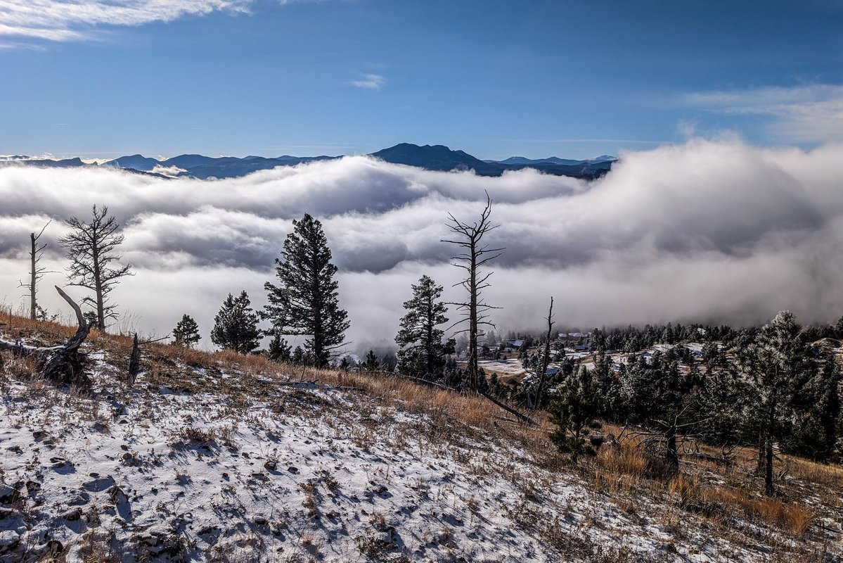 rvandersmith's tweet image. Snowy cloud inversion this morning! #COwx
