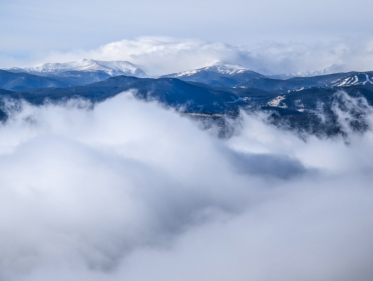 rvandersmith's tweet image. Snowy cloud inversion this morning! #COwx