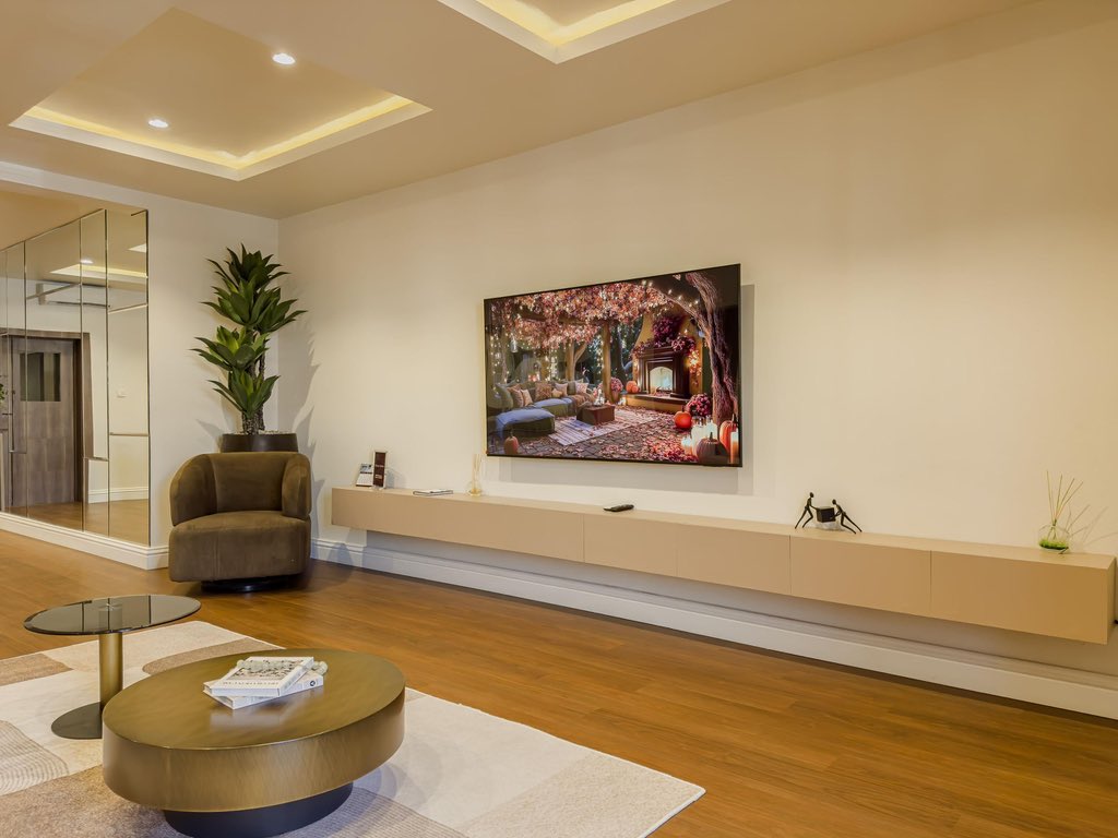 Ugxchukwu's tweet image. DETTY DECEMBER IS HERE!
PREMIUM SHORTLETS FOR YOUR  STAY IN IKOYI, VI AND LEKKI ARE AVAILABLE AND GETTING BOOKED FAST. LONG BOOKINGS FROM 2 WEEKS ABOVE GET AN AIRPORT PICK UP AS A BONUS.
SEND ME A MESSAGE FOR OPTIONS