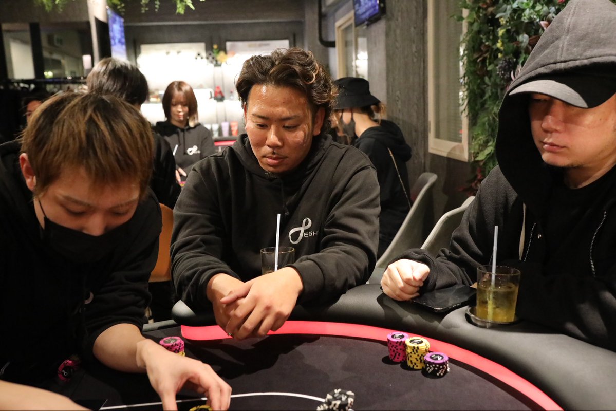 NEPT_888's tweet image. 🔥#13 NLH  CHILLERS CUP🔥

🥈2位🥈

SG888様

🥉3位🥉

えいじ様

インマネおめでとうございます‼️‼️🎉