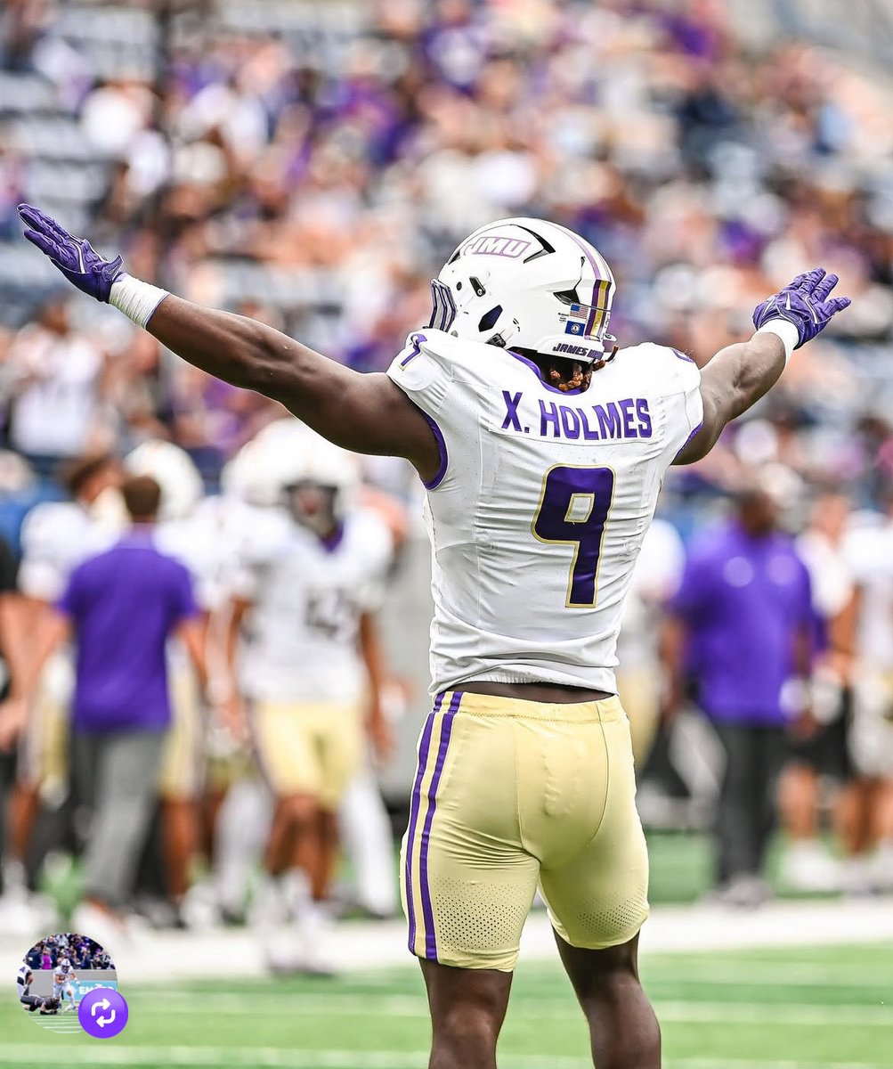AscensionFB1's tweet photo. Leave no doubt! @XavierHolmes02 and @JMUFootball playing suffocating D!
@AscensionFB1
#BuiltForPlaymakers https://t.co/dS17isuWQv