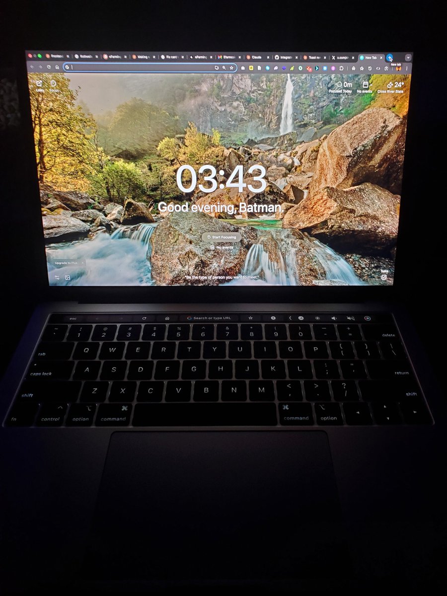 da_tekii's tweet image. Hosted My First Workshop  Today on Introduction to web3 as a DevRel for @nextbridge_afr Got to answer alot of questions  and simplify web3 terms for newbies, Glad for the turn up for the event we only up from here. 
See you tomorrow for Day2
#devrel 
#DeveloperCommunity