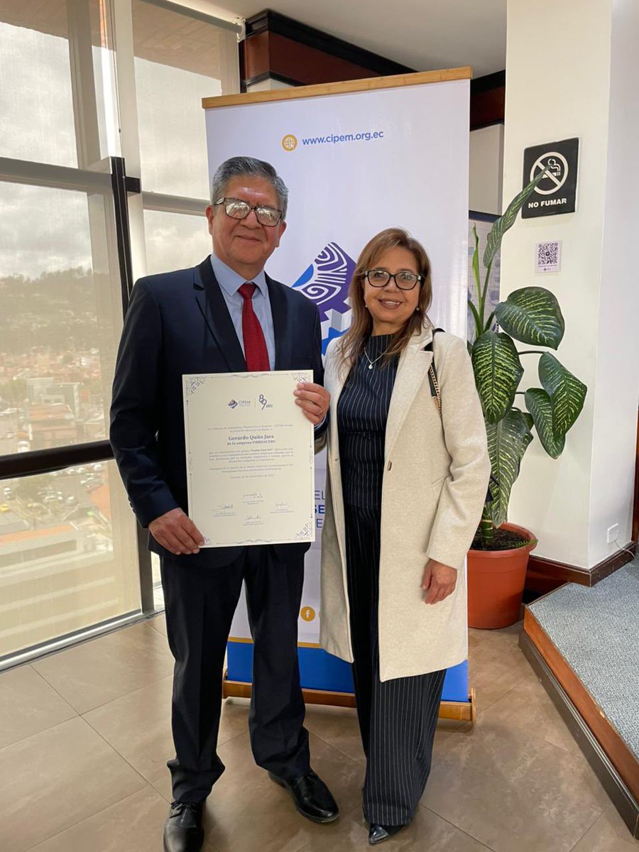 Esta semana recibí un reconocimiento de la Cámara de Industrias de Cuenca, que me llena de orgullo y gratitud.
Gracias por valorar este camino de entrega, liderazgo y servicio a mi querida empresa Fibroacero S.A.

Este honor lo comparto con mi esposa e hijos!

Seguimos adelante!